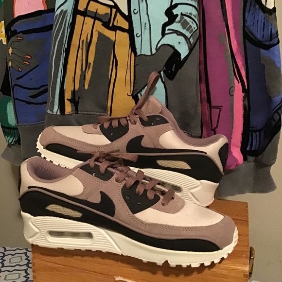 🔥Best offers, Nike’s Air Max 90, new without box, size 8, gorgeous sneakers - Picture 1 of 4